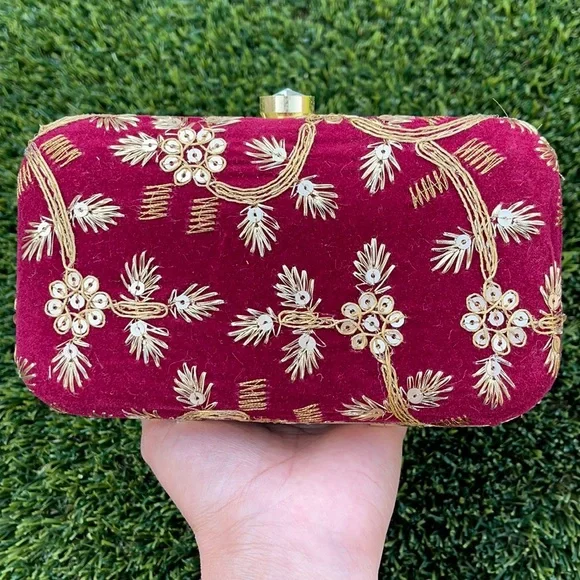 Party clutch - Picture 1 of 5